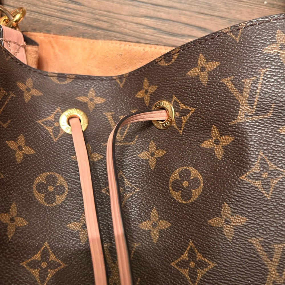 Louis Vuitton LIKE Monogram Drawstring Shoulder Bag in Brown with Pink Trim - Picture 2 of 16